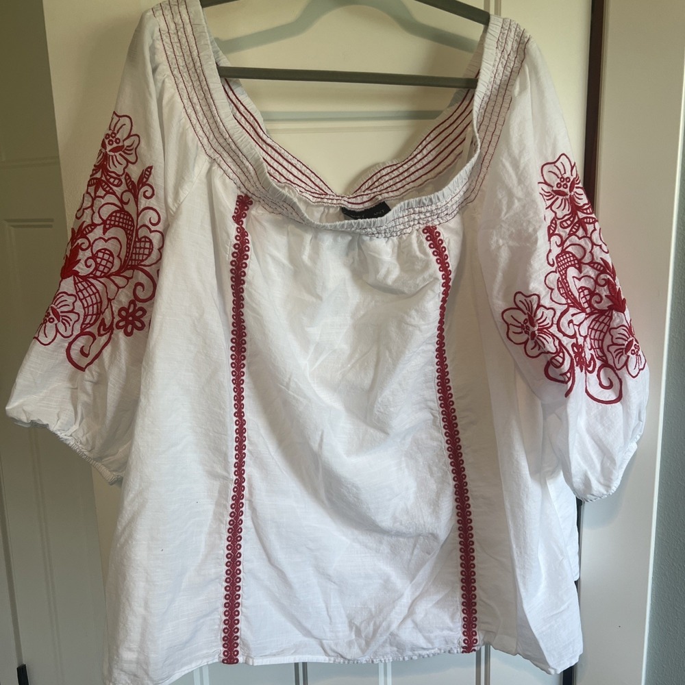Lane Bryant Size 26/28 White Red Embroidered Off-shoulder Top Peasant‎ Gauzy